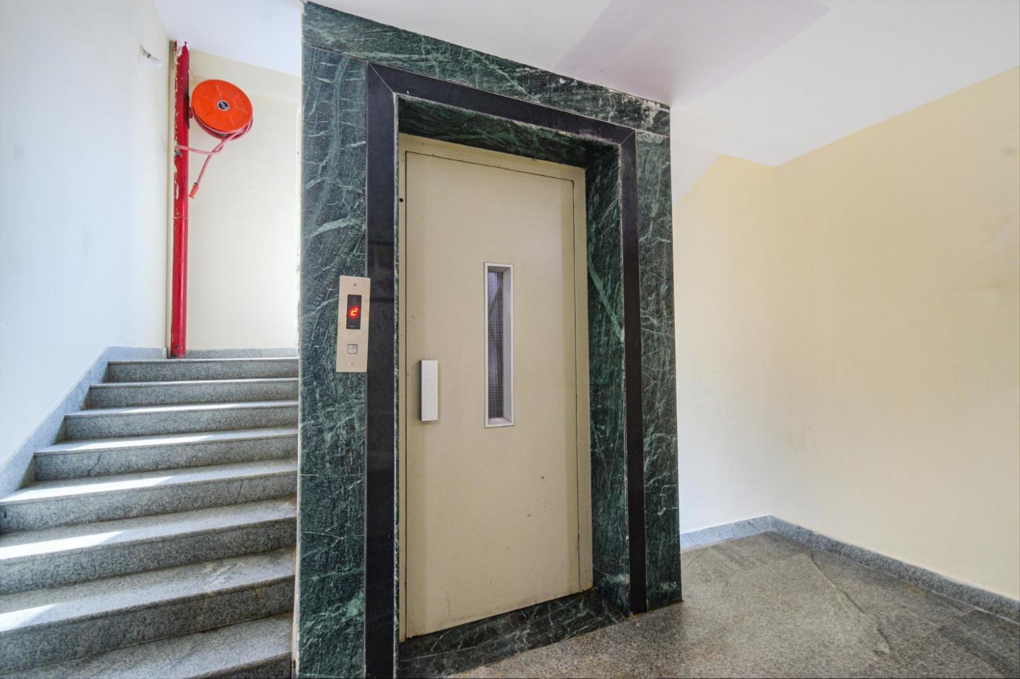 Fabhotel N Residency, Hitech City - 350M From Yashoda Hospital, Hitech City Hyderabad Exteriör bild